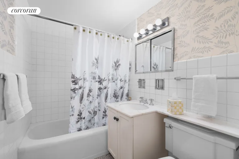 New York City Real Estate | View 180 East End Avenue, 4E | Three Full Bathrooms | View 14