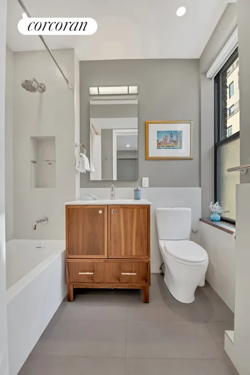 New York City Real Estate | View 425 EAST 51ST STREET, PH10C | Primary Bathroom | View 15