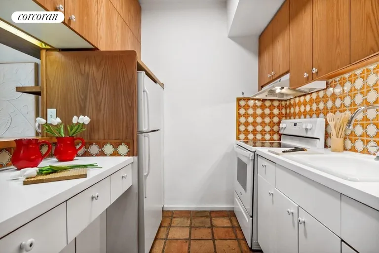 New York City Real Estate | View 22 Irving Place, 5B | Kitchen | View 4