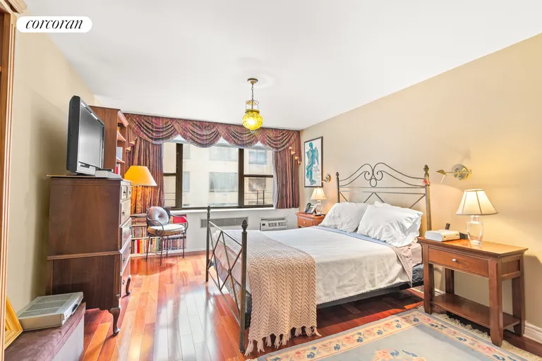 New York City Real Estate | View 340 East 74th Street, 7AB | room 3 | View 4
