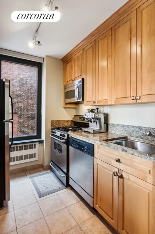 New York City Real Estate | View 155 West 70th Street, 7A | room 1 | View 2