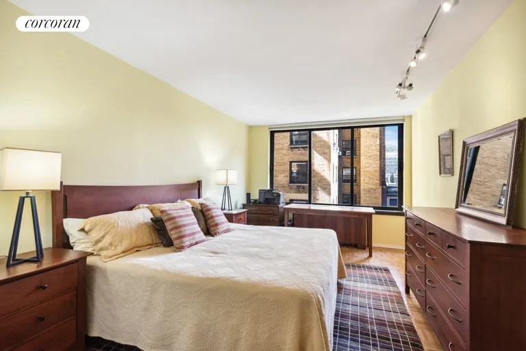 New York City Real Estate | View 155 West 70th Street, 7A | room 3 | View 4
