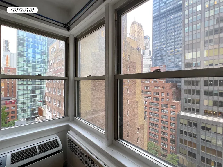 New York City Real Estate | View 155 East 38th Street, 16C | room 1 | View 2