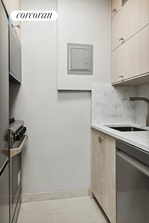 New York City Real Estate | View 240 East 76th Street, 7T | Kitchen | View 5