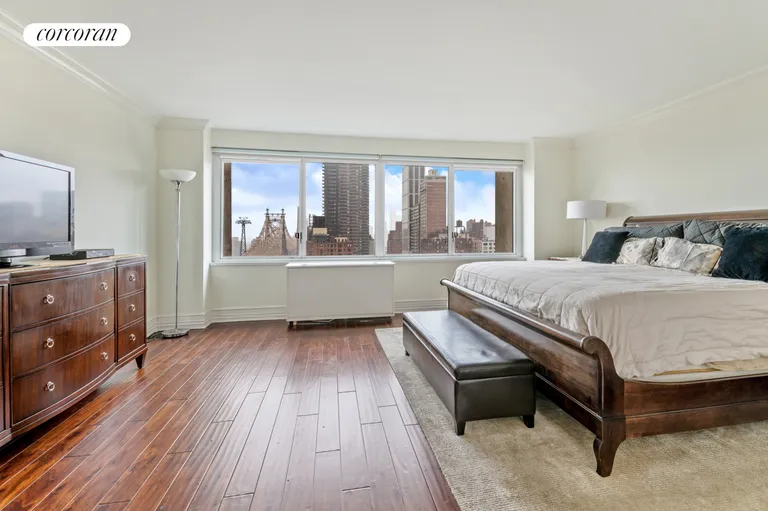 New York City Real Estate | View 300 East 59th Street, 1706 | room 2 | View 3