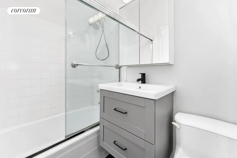 New York City Real Estate | View 205 West End Avenue, 29T | Full Bathroom | View 8
