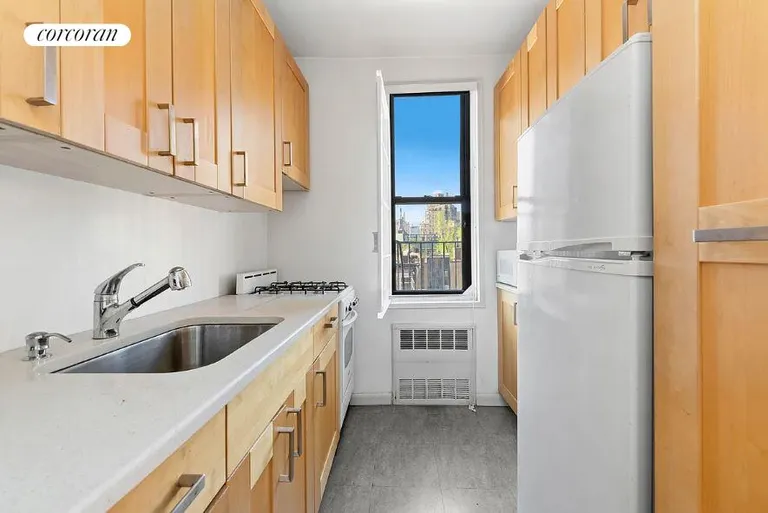 New York City Real Estate | View 100 West 12th Street, 5N | room 3 | View 4