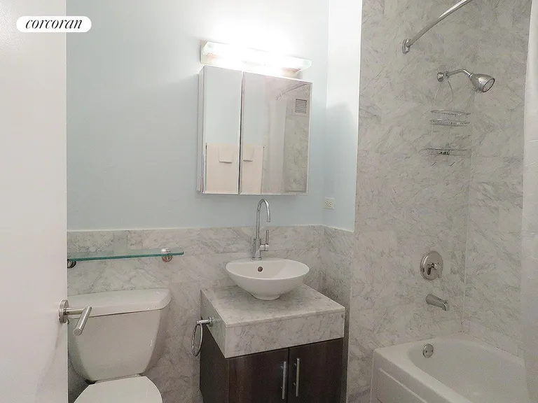 New York City Real Estate | View 1 Wall Street Court, 1006 | Full Bathroom | View 7