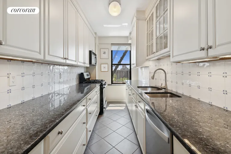 New York City Real Estate | View 890 West End Avenue, 16A | room 4 | View 5