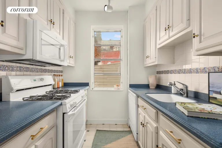 New York City Real Estate | View 184 Columbia Heights, 4AB | room 5 | View 6