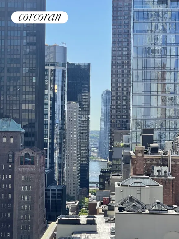 New York City Real Estate | View 80 Park Avenue, 11D | East River Views | View 10