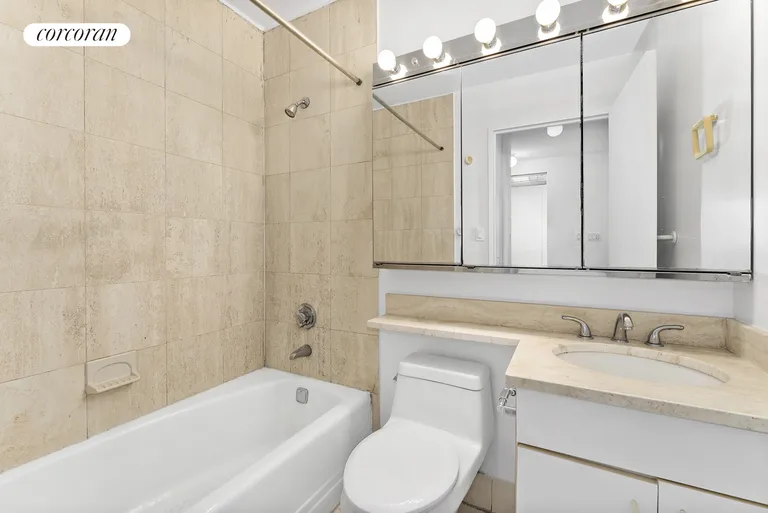 New York City Real Estate | View 300 Albany Street, 5J | Full Bathroom | View 7