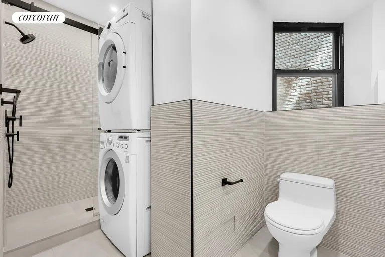 New York City Real Estate | View 12 West 18th Street, 5E | Full Bathroom | View 7