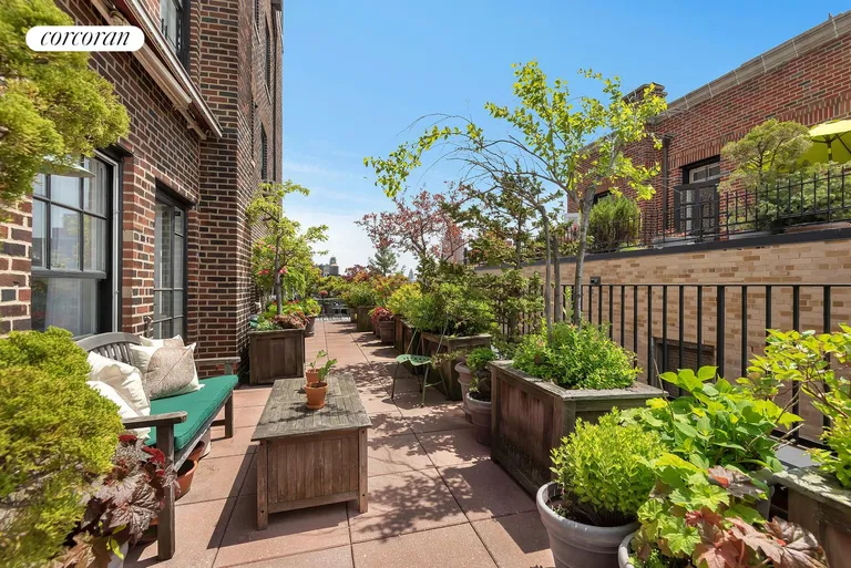 New York City Real Estate | View 450 West End Avenue, 16C | 2 Beds, 2 Baths | View 1