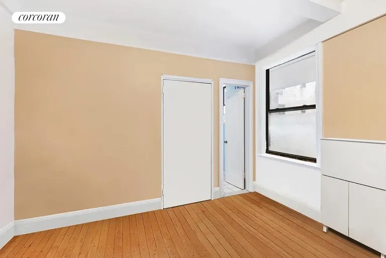 New York City Real Estate | View 20 West 72Nd Street, 1002B | Living Room | View 2