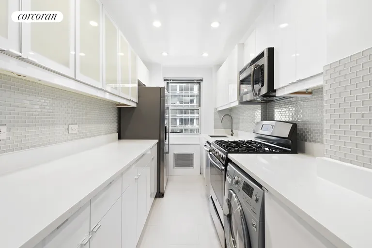 New York City Real Estate | View 301 East 66th Street, 11Z | 1 Bed, 1 Bath | View 1