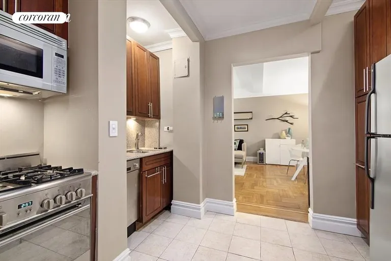 New York City Real Estate | View 20 West 72Nd Street, 507 | room 2 | View 3