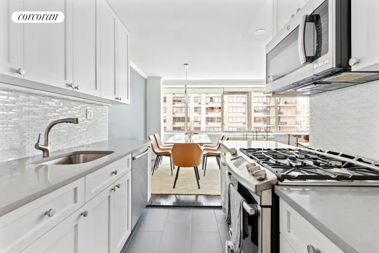 New York City Real Estate | View 315 West 70th Street, 15K | room 3 | View 4