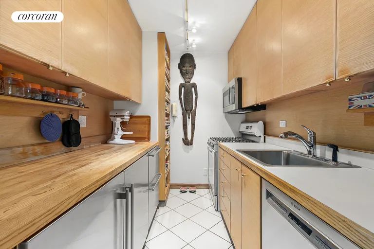 New York City Real Estate | View 150 West End Avenue, 11KL | Kitchen | View 5