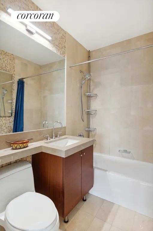 New York City Real Estate | View 30 West Street, 22E | Full Bathroom | View 10