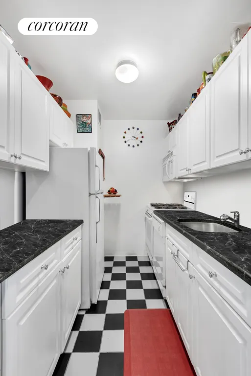 New York City Real Estate | View 170 West End Avenue, 23G | Kitchen | View 4