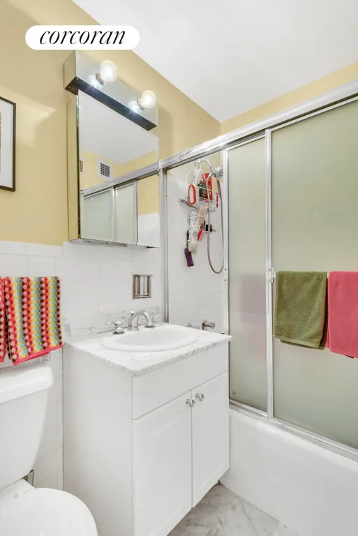 New York City Real Estate | View 170 West End Avenue, 23G | Full Bathroom | View 5
