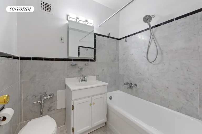 New York City Real Estate | View 101 Lafayette Avenue, 15I | New reglazed bathtub! | View 7