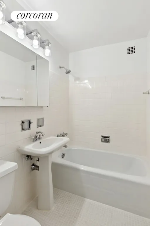 New York City Real Estate | View 315 West 70th Street, 15G | room 5 | View 6
