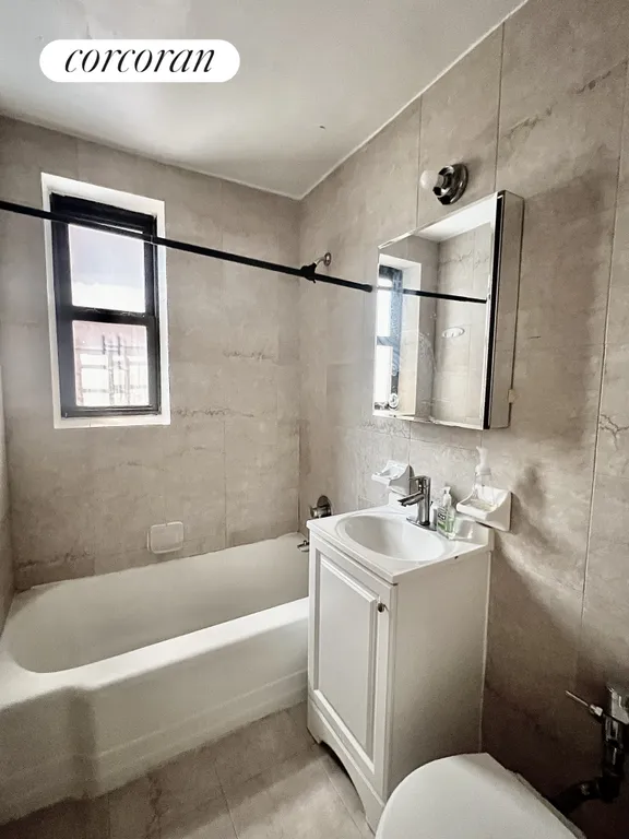 New York City Real Estate | View 160 Ocean Parkway, 1E | Full Bathroom | View 7