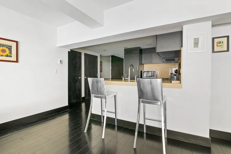 New York City Real Estate | View 254 Park Avenue South, 2M | room 2 | View 3
