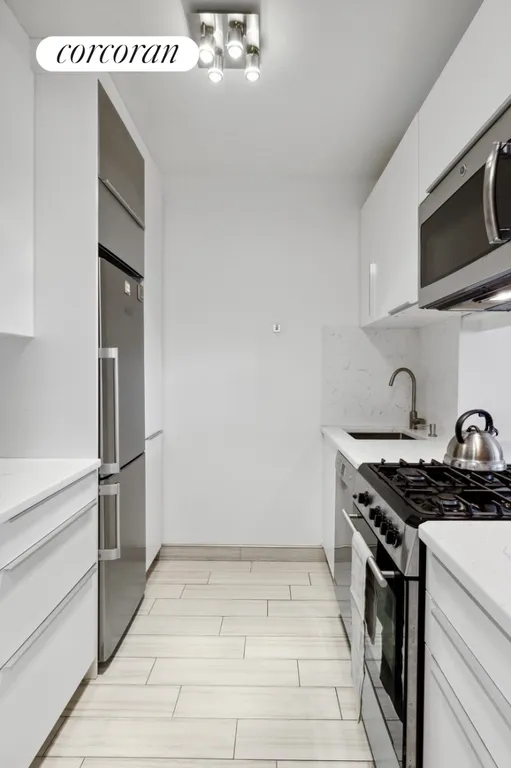 New York City Real Estate | View 200 East 89th Street, 25D | room 1 | View 2