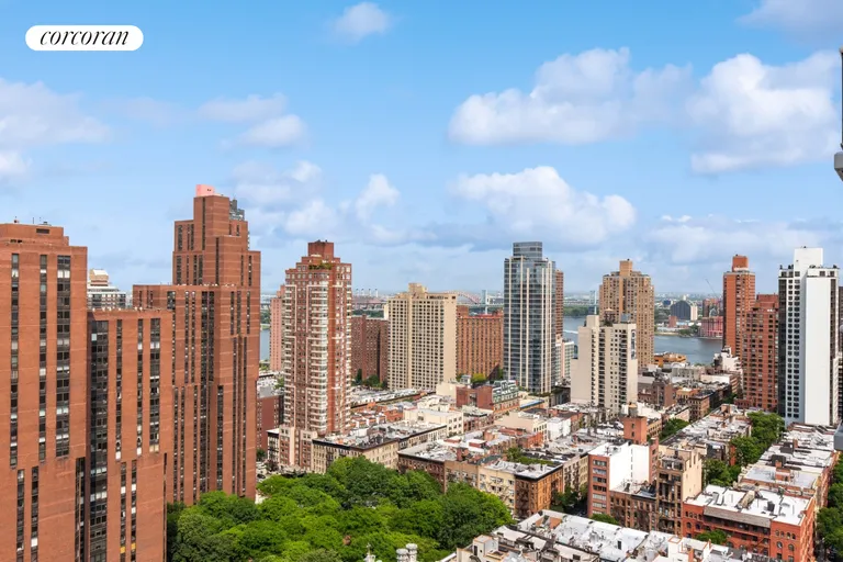 New York City Real Estate | View 200 East 89th Street, 25D | room 5 | View 6
