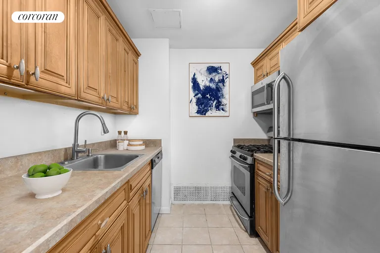 New York City Real Estate | View 153 East 87th Street, 7C | Kitchen | View 2