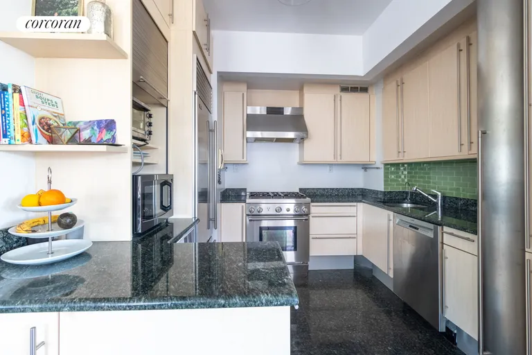 New York City Real Estate | View 101 West 81st Street, 609 | Kitchen | View 4