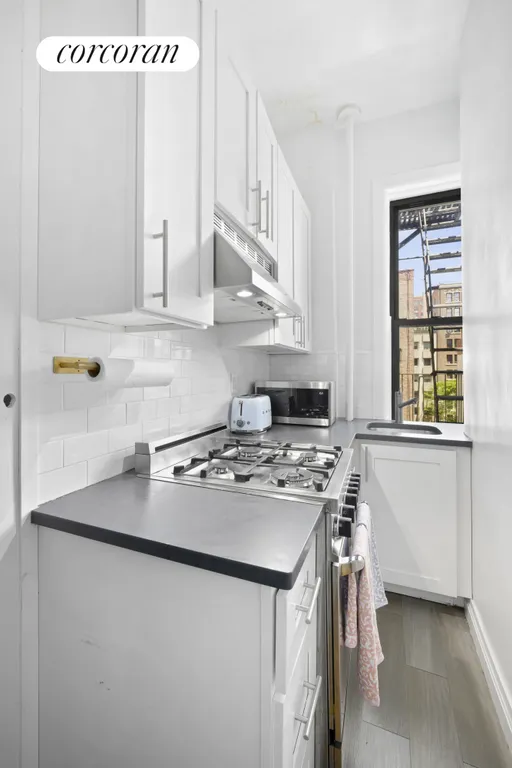 New York City Real Estate | View 615 West 113th Street, 46 | Kitchen | View 3