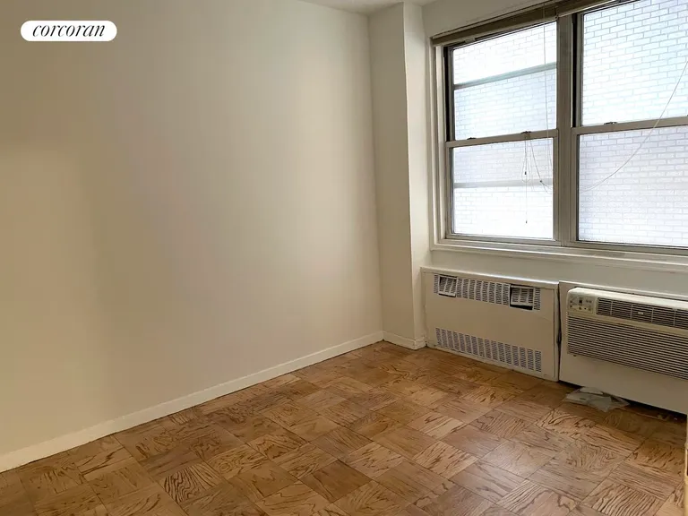 New York City Real Estate | View 141 East 55th Street, 5B | 2 Beds, 1 Bath | View 1