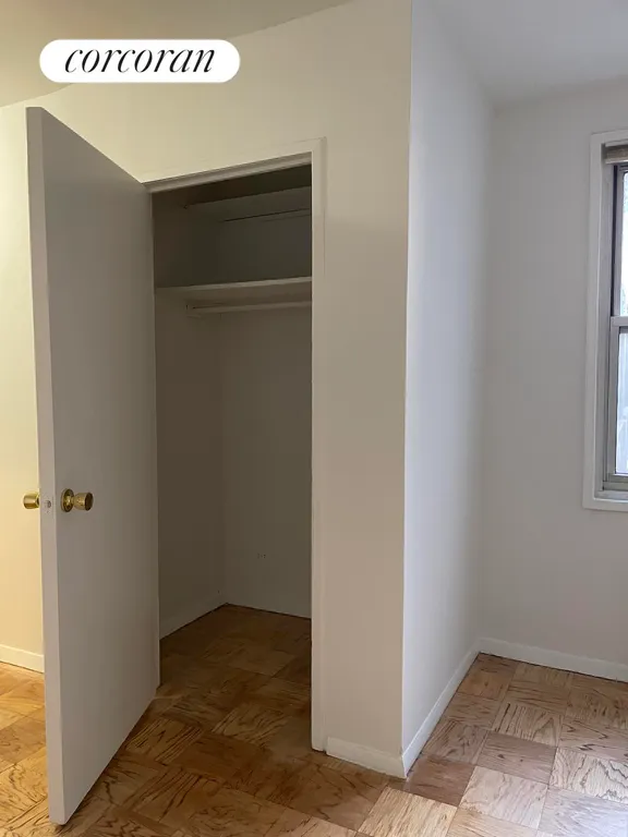 New York City Real Estate | View 141 East 55th Street, 5B | walk-in closet | View 8