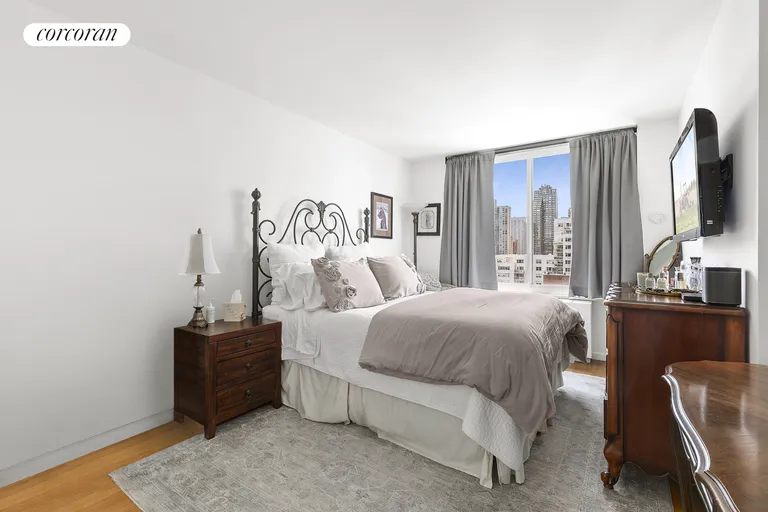 New York City Real Estate | View 404 East 79th Street, 12B | room 2 | View 3