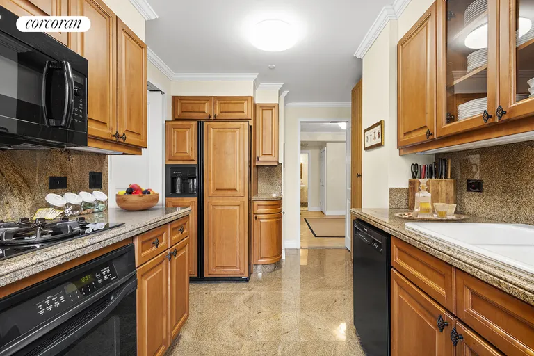 New York City Real Estate | View 188 East 78th Street, 9C | room 5 | View 6