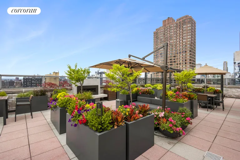 New York City Real Estate | View 300 East 40th Street, 21R | Rood Deck | View 8