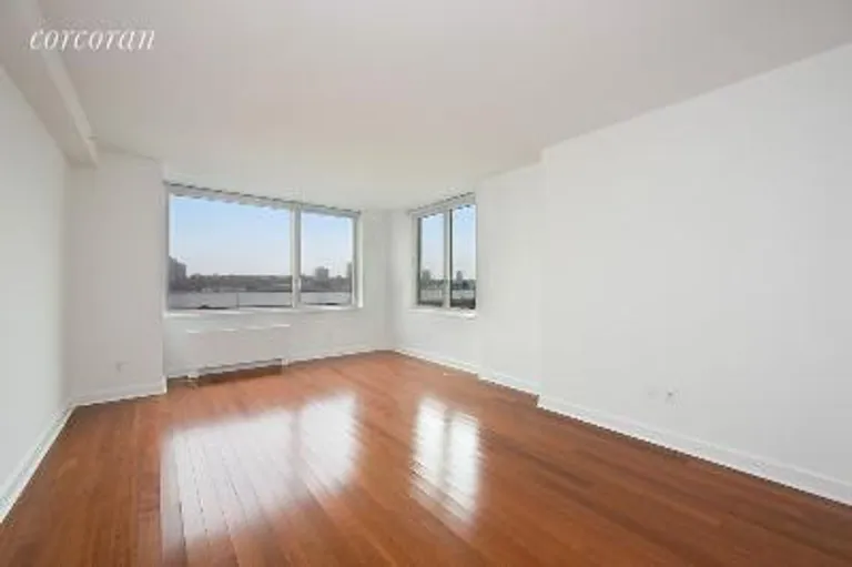 New York City Real Estate | View 100 Riverside Boulevard, 6K | West and North exposures to GW Bridge!! | View 3