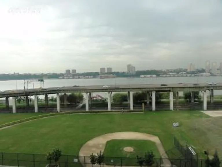 New York City Real Estate | View 100 Riverside Boulevard, 6K | DIRECT River/Park Views- West & North | View 2