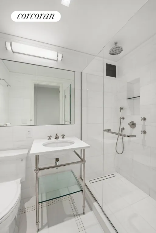 New York City Real Estate | View 47 East 88th Street, 14A | Full Bathroom | View 8