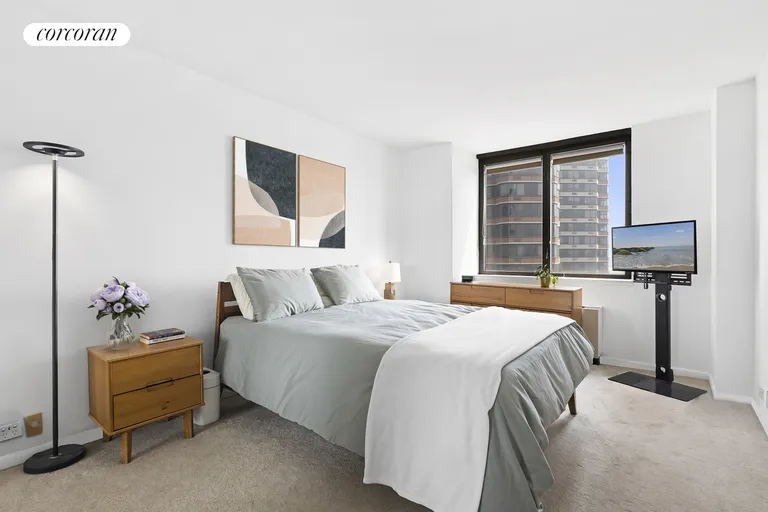 New York City Real Estate | View 630 First Avenue, 14R | room 2 | View 3