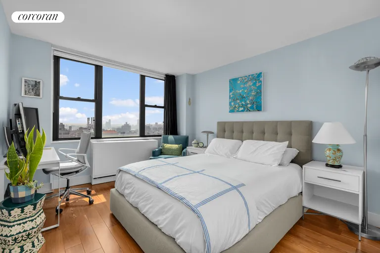 New York City Real Estate | View 201 East 17th Street, 25J | room 4 | View 5