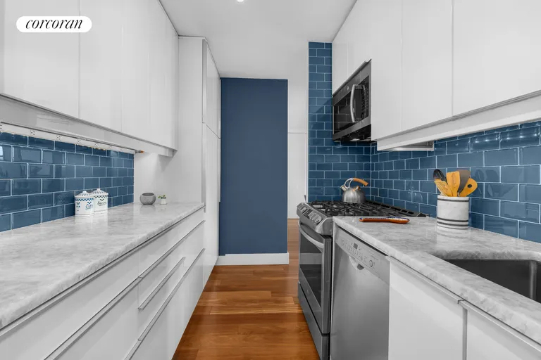 New York City Real Estate | View 201 East 17th Street, 25J | room 3 | View 4