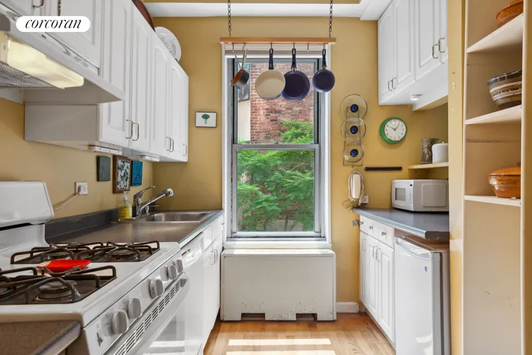 New York City Real Estate | View 175 West 13th Street, 1A | Kitchen | View 6