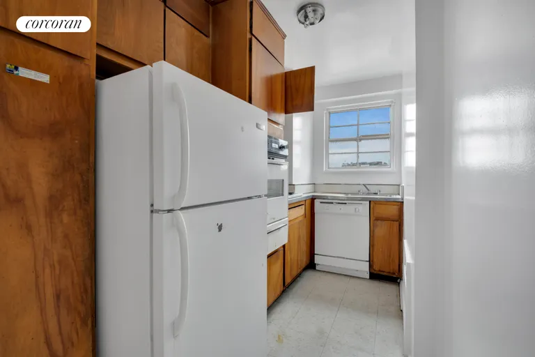 New York City Real Estate | View 15 CHARLES STREET, 16E | Kitchen | View 7