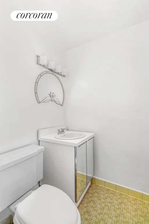 New York City Real Estate | View 180 East End Avenue, 18H | Half Bathroom | View 11