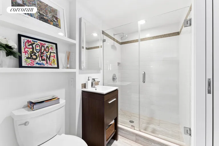 New York City Real Estate | View 312 East 22Nd Street, 4A | Full Bathroom | View 7